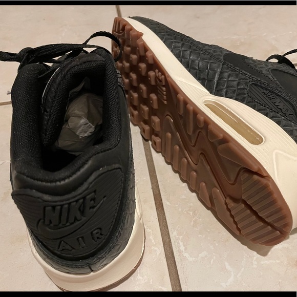 Nike Airmax 90 Premium - Picture 2 of 3